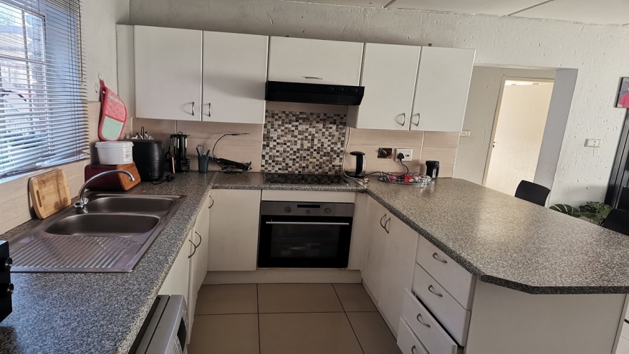 2 Bedroom Property for Sale in Chloorkop Gauteng