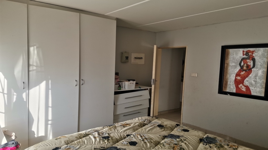 2 Bedroom Property for Sale in Chloorkop Gauteng