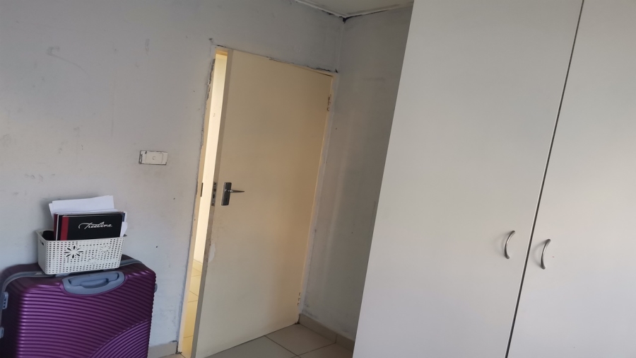 2 Bedroom Property for Sale in Chloorkop Gauteng