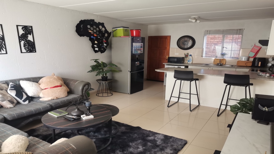 2 Bedroom Property for Sale in Chloorkop Gauteng