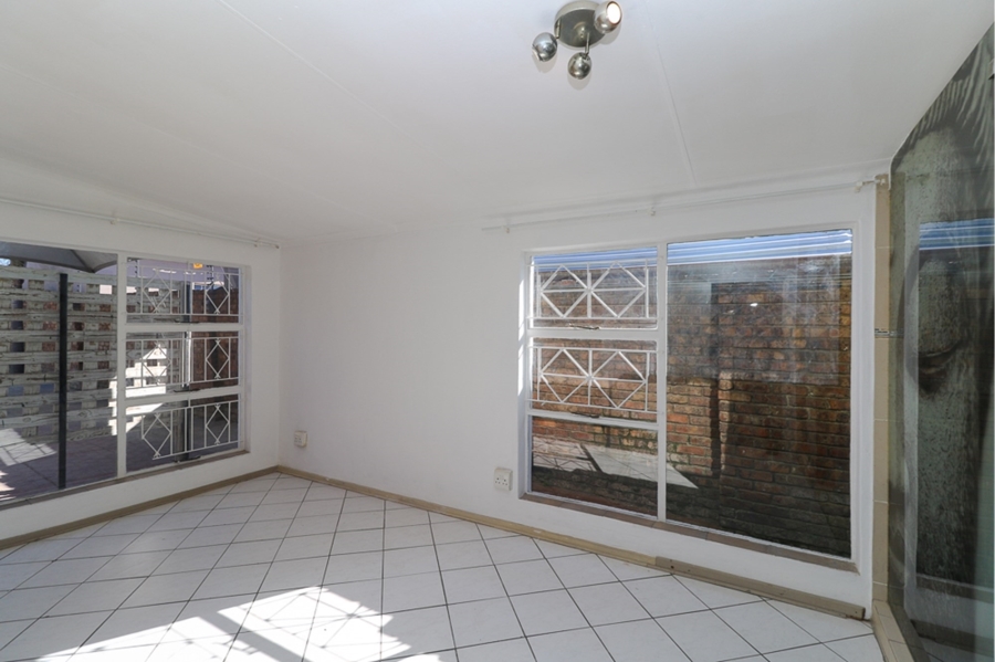 To Let 2 Bedroom Property for Rent in Ravenswood Gauteng