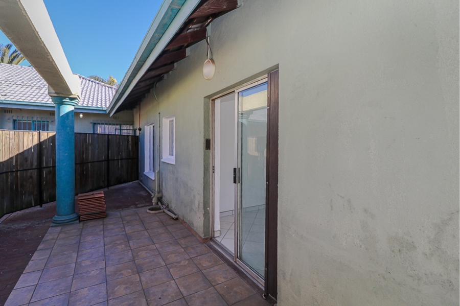 To Let 2 Bedroom Property for Rent in Ravenswood Gauteng
