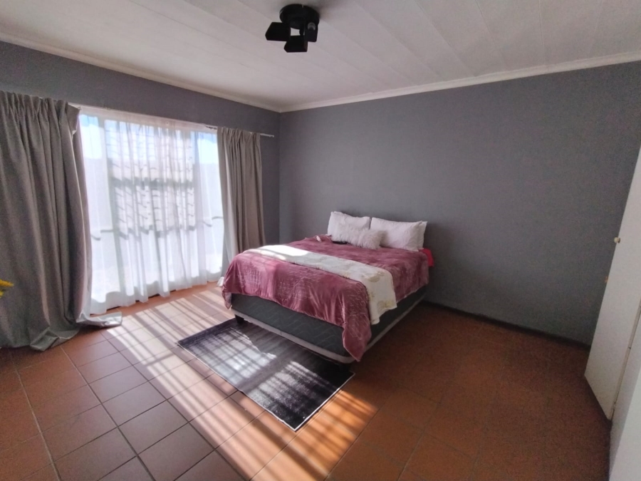 2 Bedroom Property for Sale in Silverfields Gauteng
