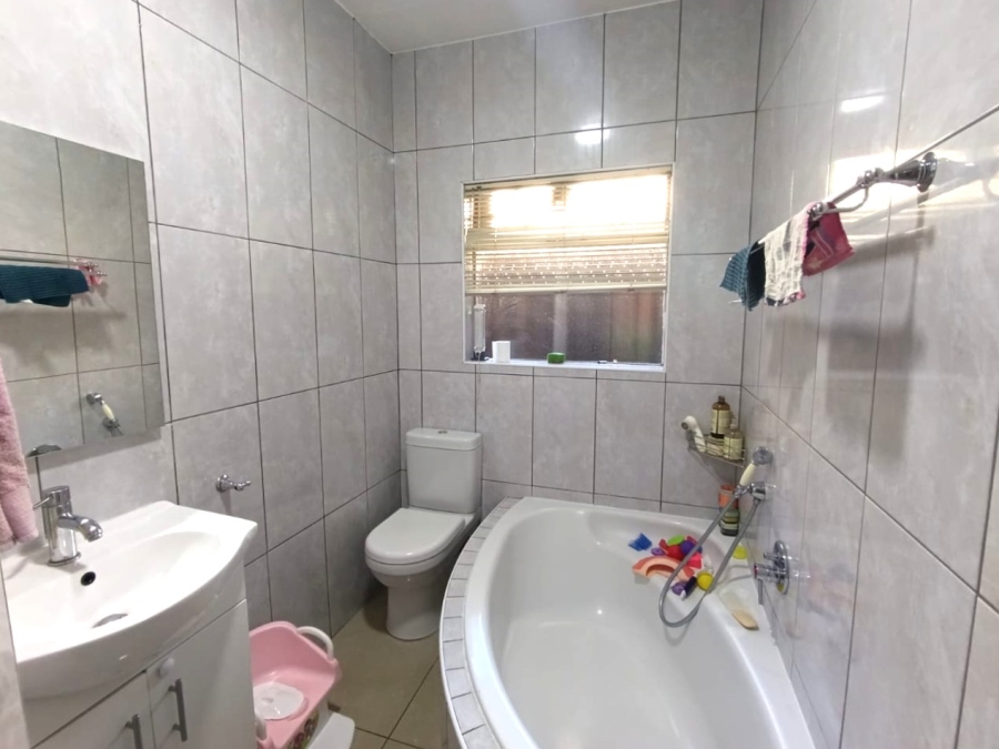 2 Bedroom Property for Sale in South Crest Gauteng