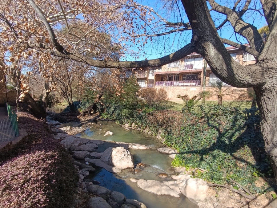 2 Bedroom Property for Sale in South Crest Gauteng