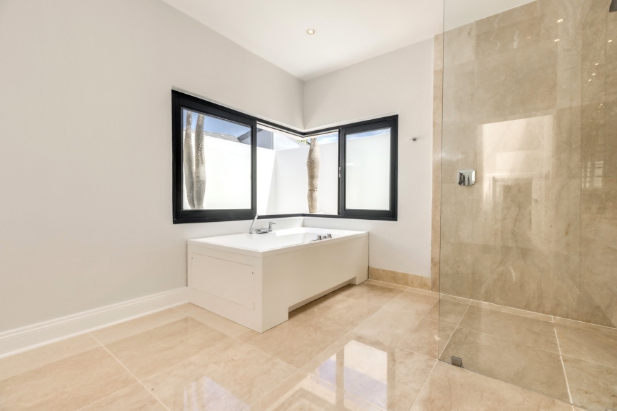 4 Bedroom Property for Sale in Dainfern Golf Estate Gauteng