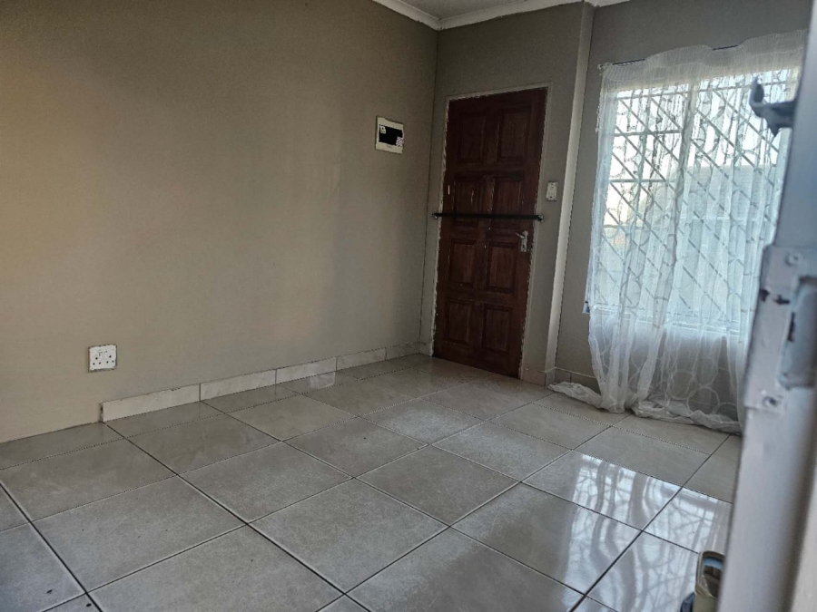 To Let 2 Bedroom Property for Rent in Cosmo City Gauteng