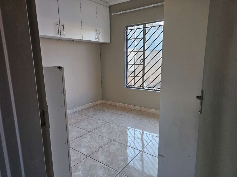 To Let 2 Bedroom Property for Rent in Cosmo City Gauteng