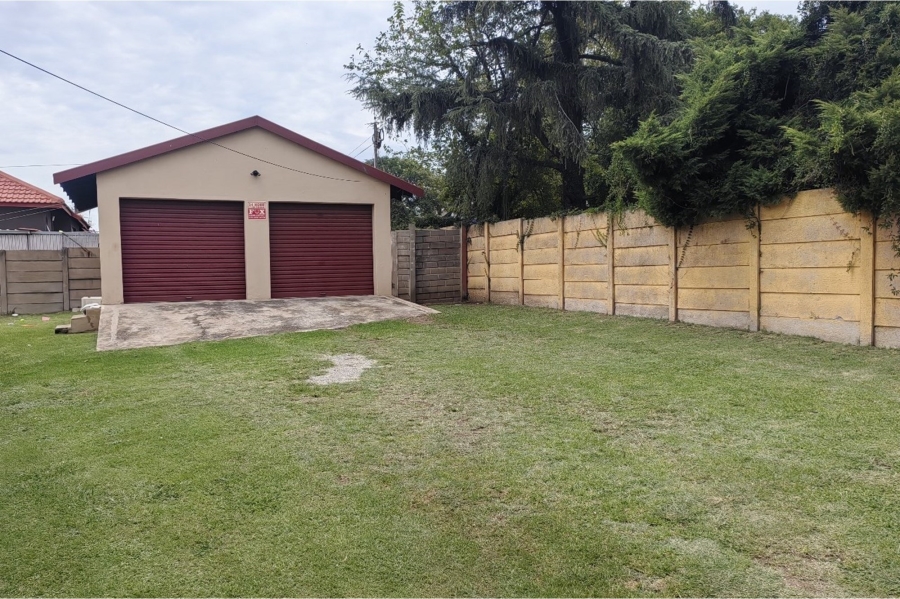 3 Bedroom Property for Sale in Brackendowns Gauteng