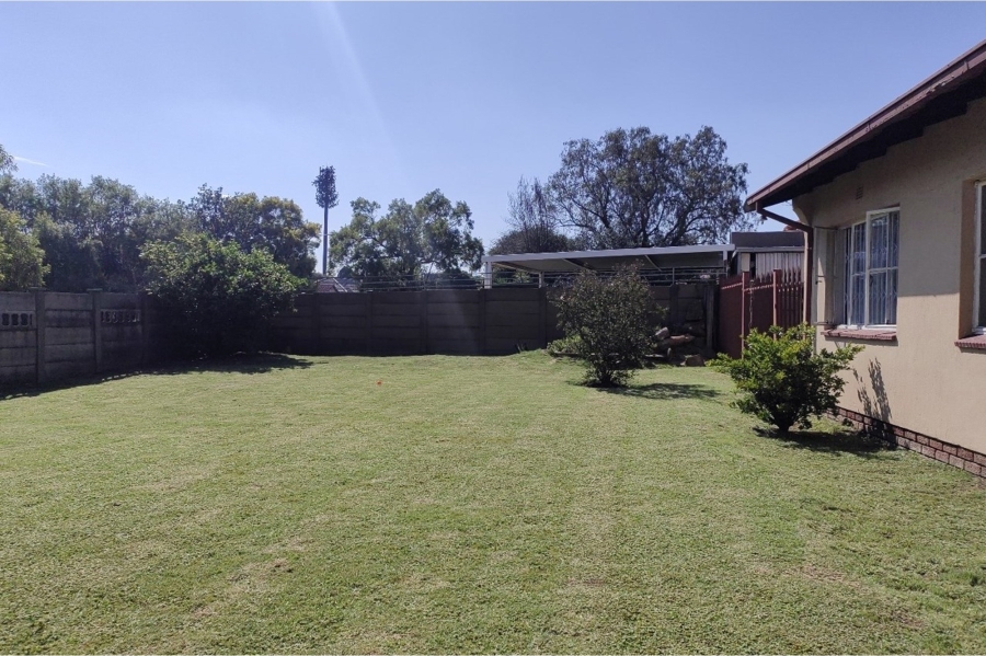 3 Bedroom Property for Sale in Brackendowns Gauteng