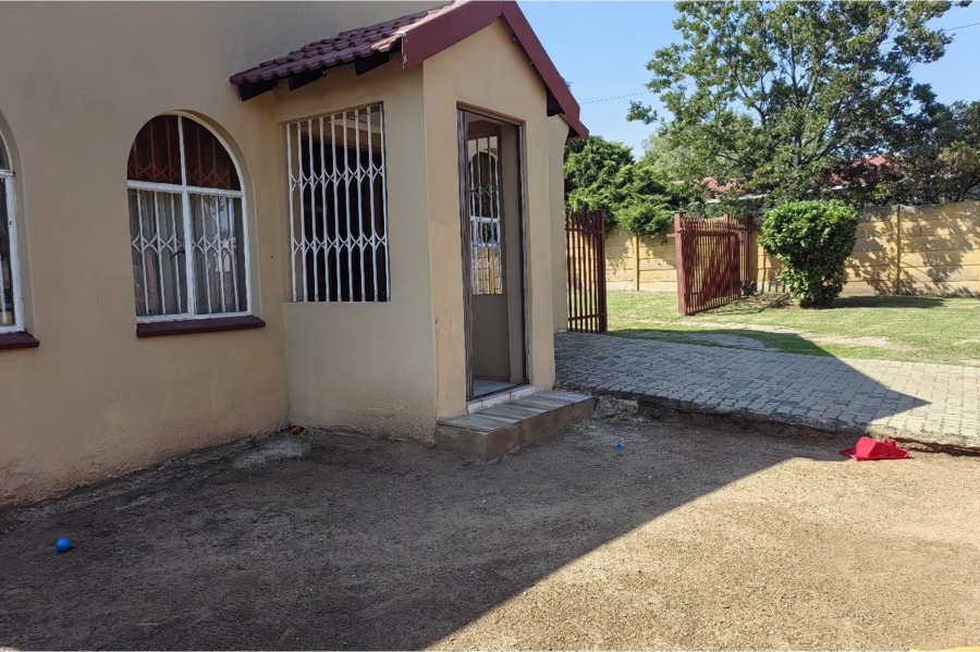 3 Bedroom Property for Sale in Brackendowns Gauteng
