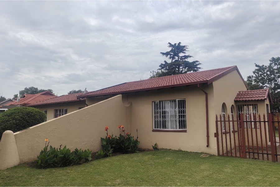 3 Bedroom Property for Sale in Brackendowns Gauteng