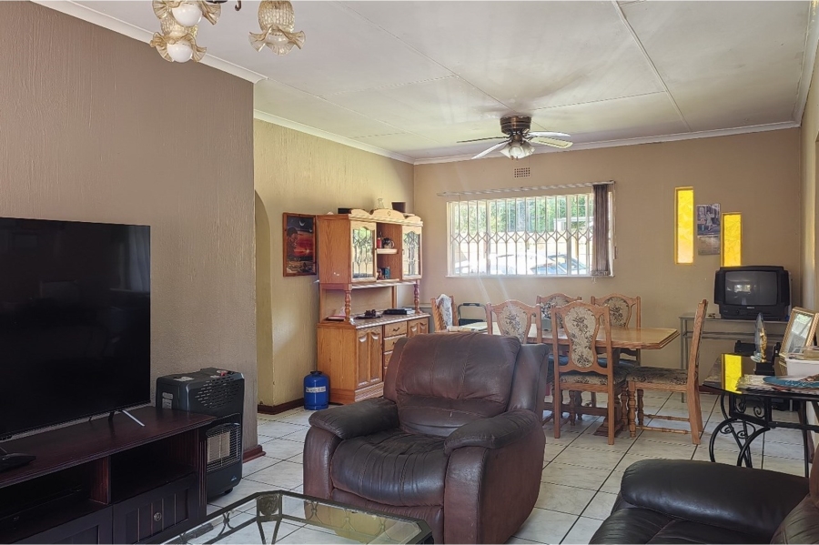 3 Bedroom Property for Sale in Brackendowns Gauteng