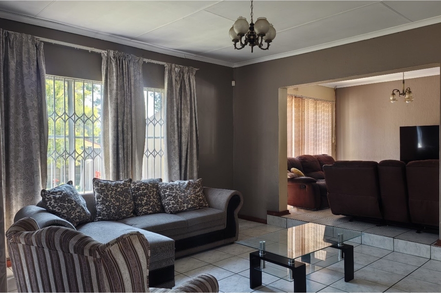 3 Bedroom Property for Sale in Brackendowns Gauteng