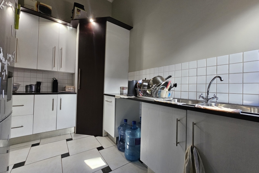 To Let 4 Bedroom Property for Rent in Blue Valley Golf Estate Gauteng