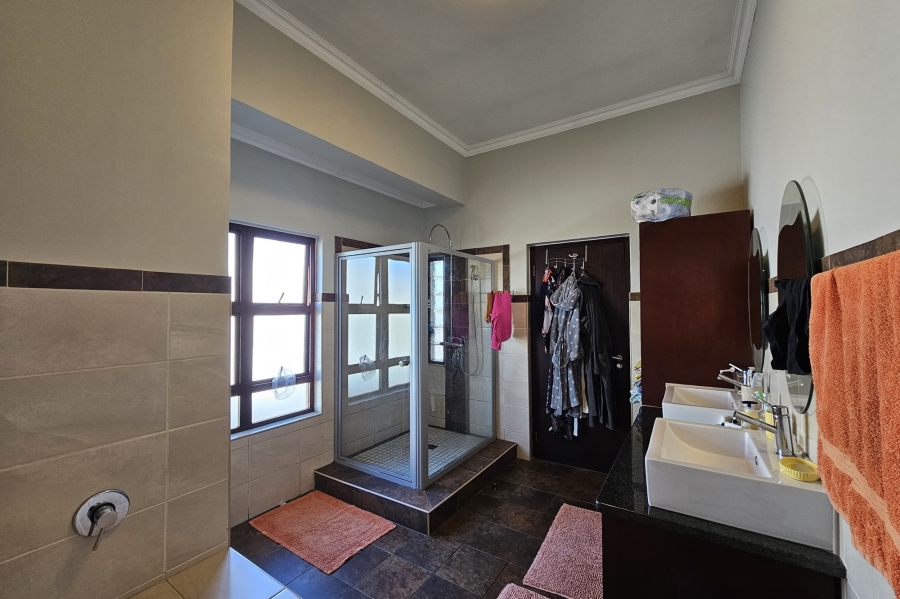 To Let 4 Bedroom Property for Rent in Blue Valley Golf Estate Gauteng