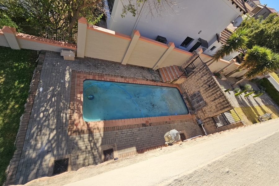 To Let 4 Bedroom Property for Rent in Blue Valley Golf Estate Gauteng