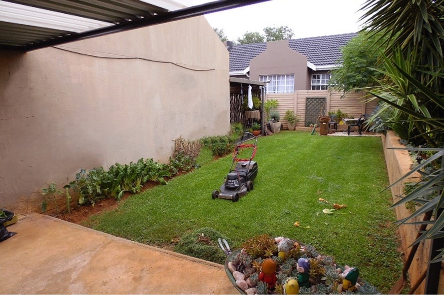 3 Bedroom Property for Sale in Mulbarton Gauteng