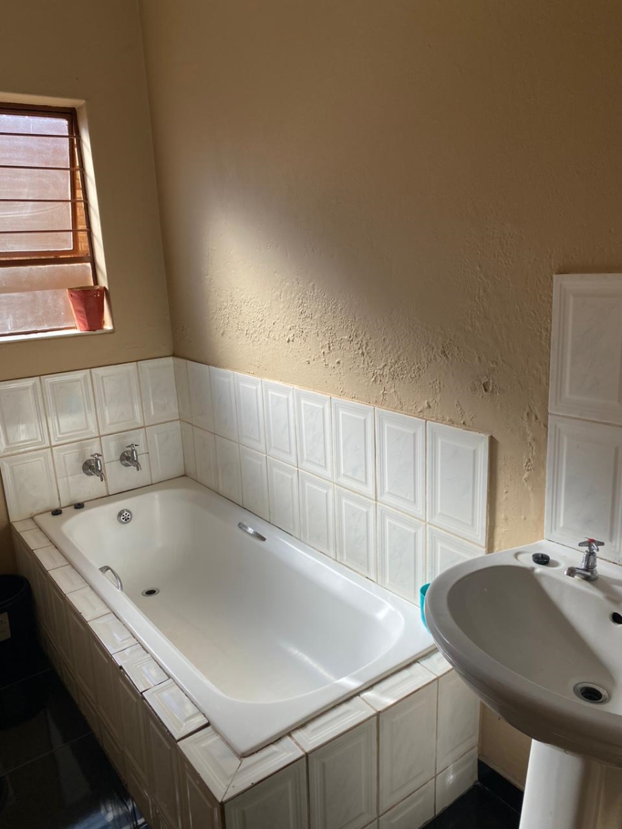 1 Bedroom Property for Sale in Vosloorus Ext 31 Gauteng