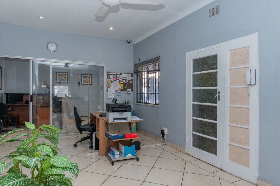 5 Bedroom Property for Sale in Edenvale Central Gauteng
