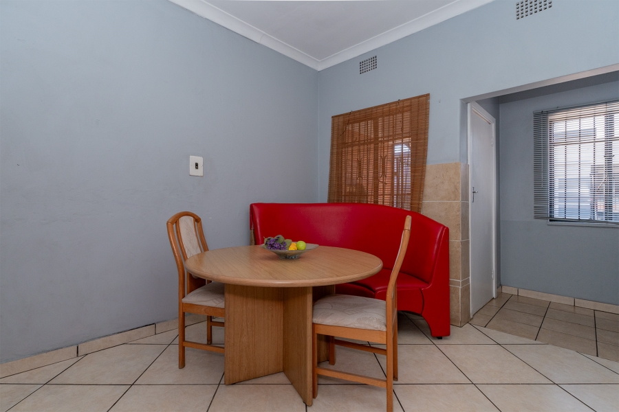5 Bedroom Property for Sale in Edenvale Central Gauteng