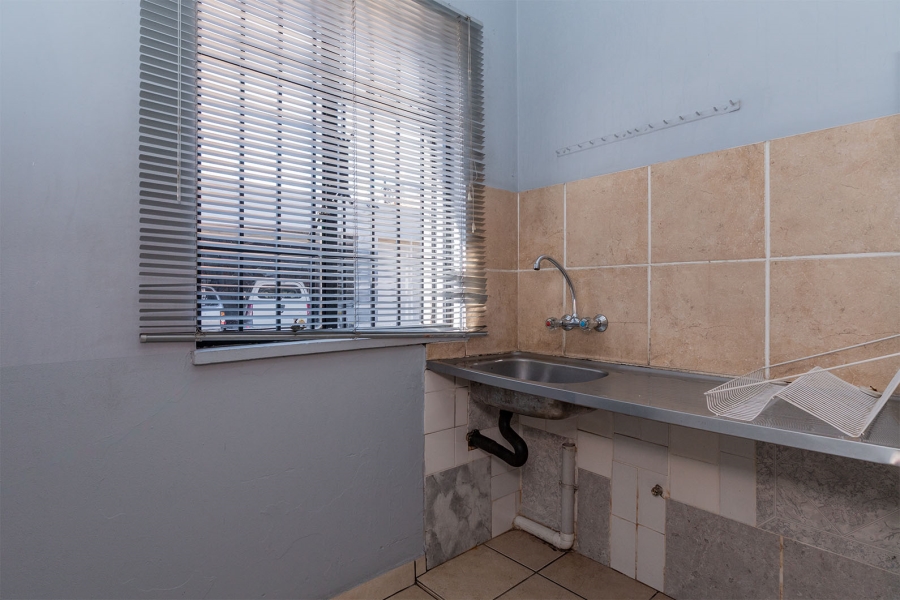 5 Bedroom Property for Sale in Edenvale Central Gauteng