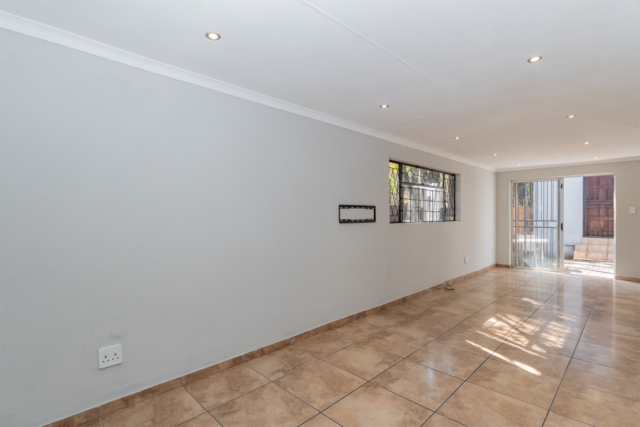 5 Bedroom Property for Sale in Edenvale Central Gauteng
