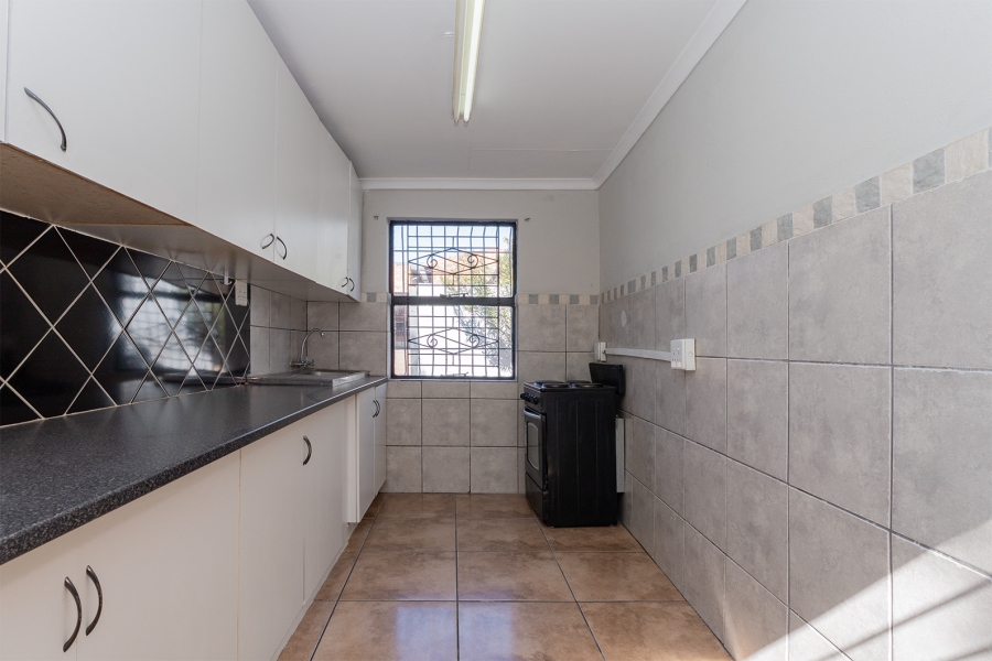 5 Bedroom Property for Sale in Edenvale Central Gauteng