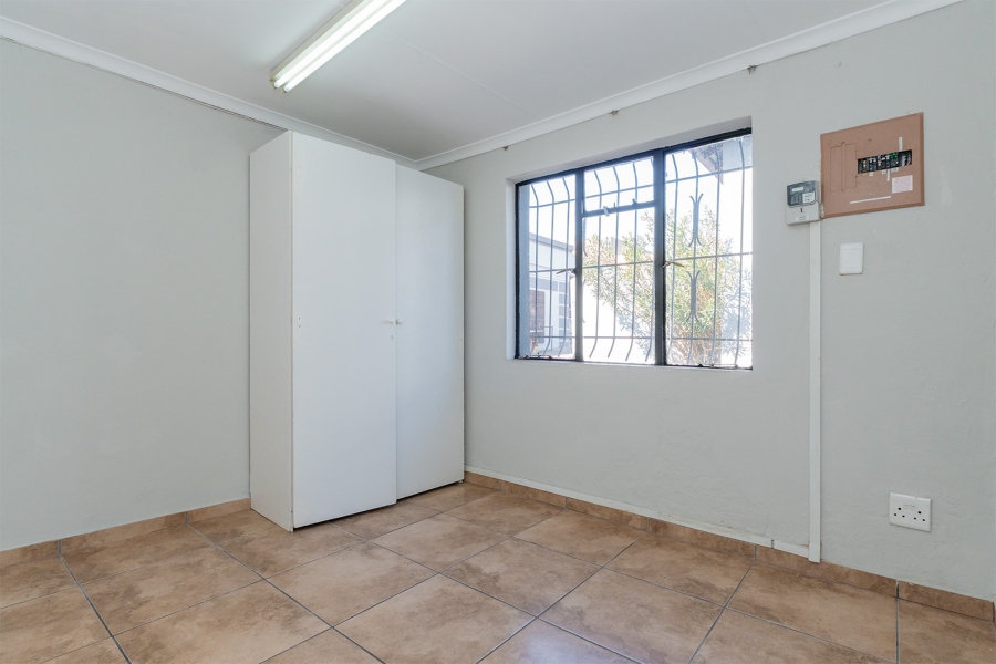 5 Bedroom Property for Sale in Edenvale Central Gauteng