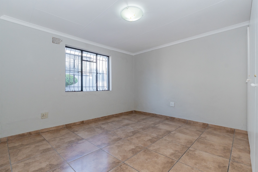 5 Bedroom Property for Sale in Edenvale Central Gauteng