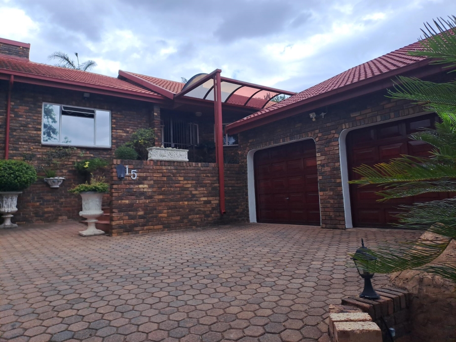 To Let 3 Bedroom Property for Rent in Wilro Park Gauteng