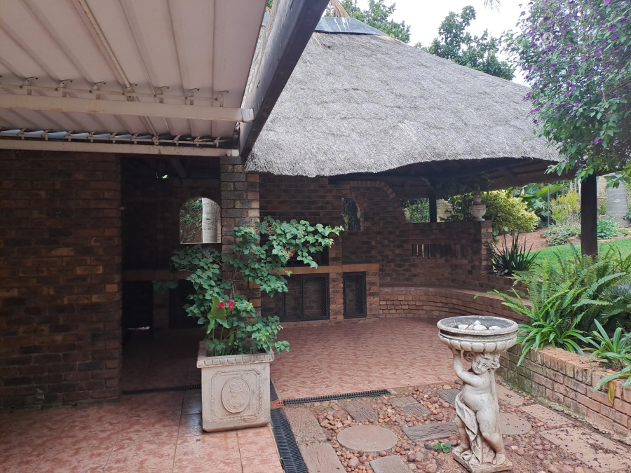 To Let 3 Bedroom Property for Rent in Wilro Park Gauteng