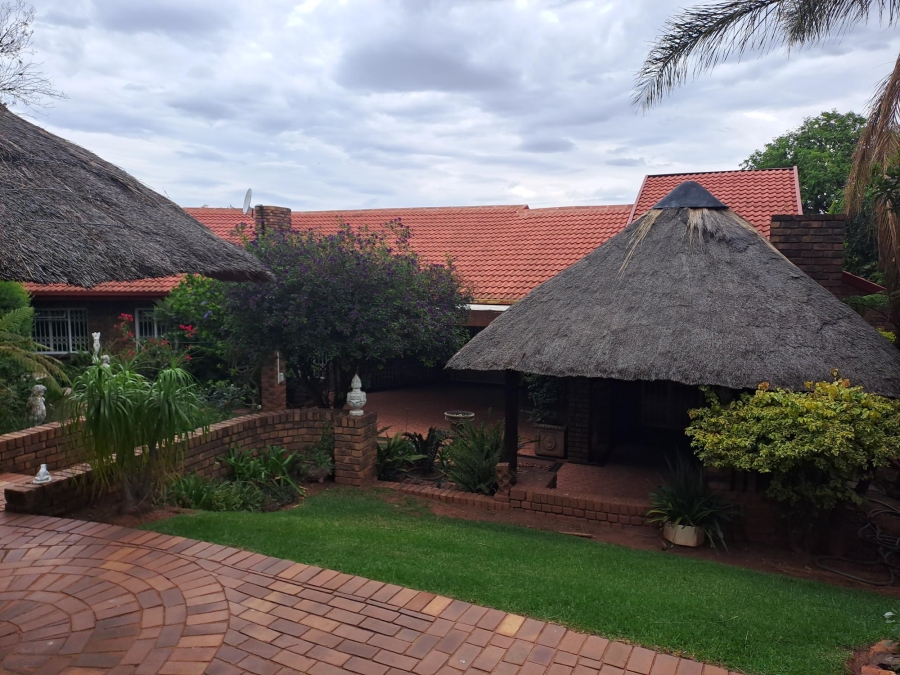 To Let 3 Bedroom Property for Rent in Wilro Park Gauteng