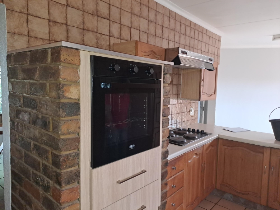 To Let 3 Bedroom Property for Rent in Wilro Park Gauteng