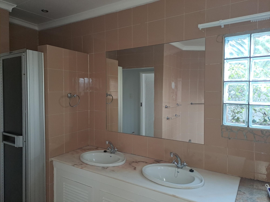 To Let 3 Bedroom Property for Rent in Wilro Park Gauteng
