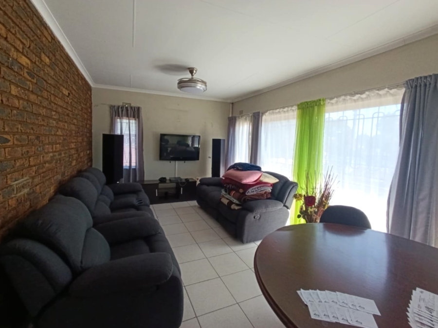 3 Bedroom Property for Sale in Verwoerdpark Gauteng