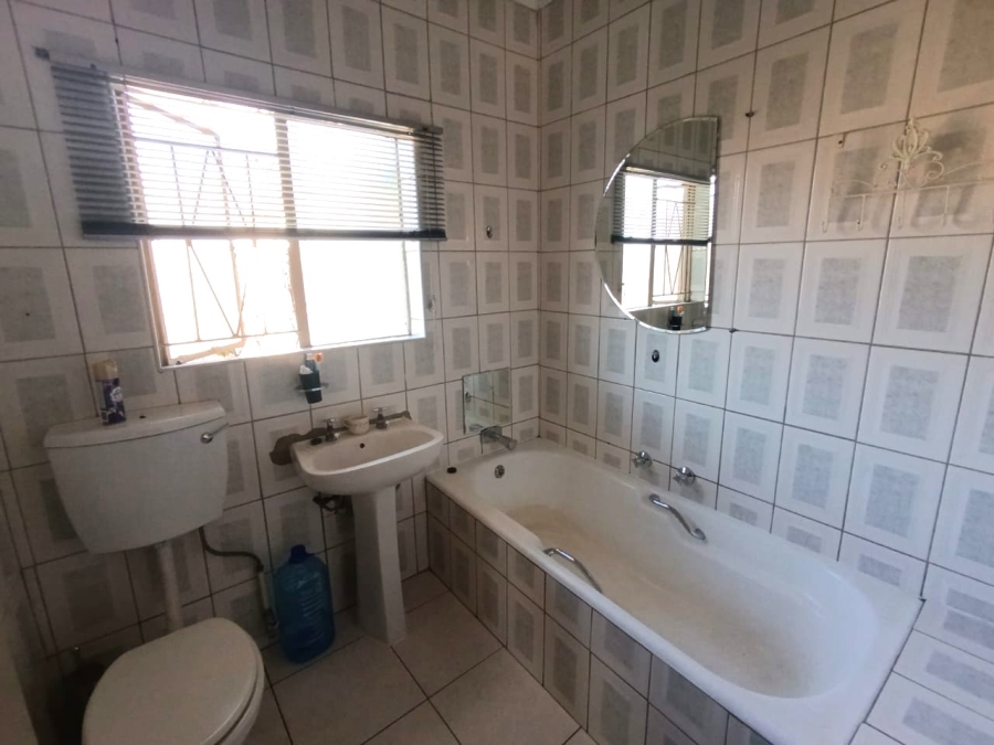3 Bedroom Property for Sale in Verwoerdpark Gauteng