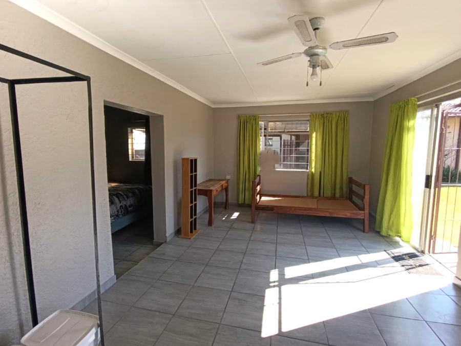 3 Bedroom Property for Sale in Verwoerdpark Gauteng