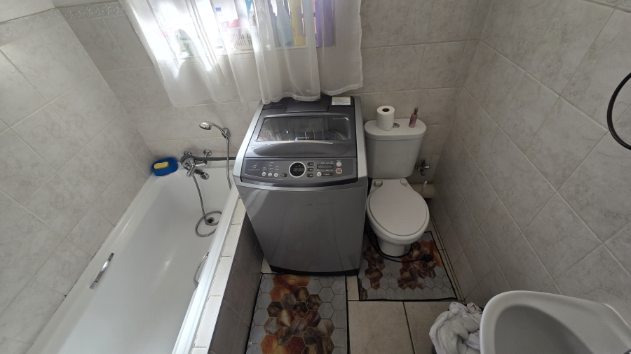2 Bedroom Property for Sale in Halfway Gardens Gauteng