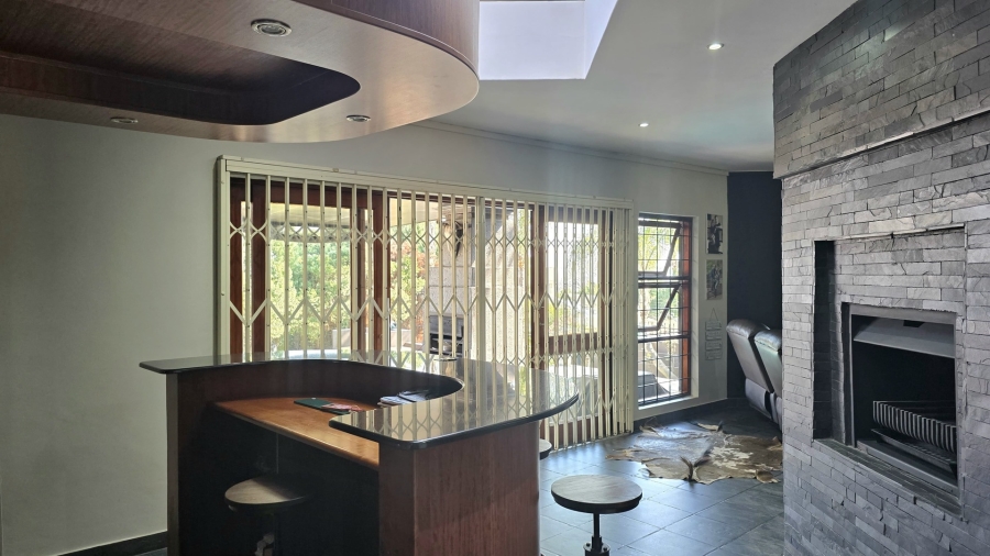 To Let 4 Bedroom Property for Rent in Waterkloof Ridge Gauteng