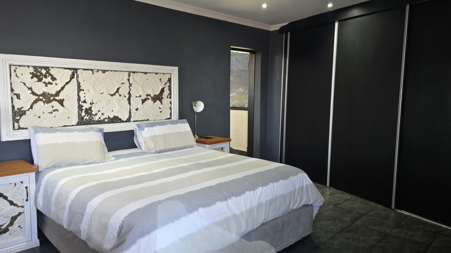 To Let 4 Bedroom Property for Rent in Waterkloof Ridge Gauteng