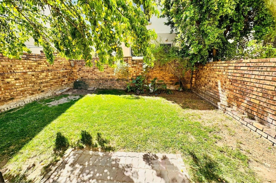 To Let 2 Bedroom Property for Rent in North Riding Gauteng