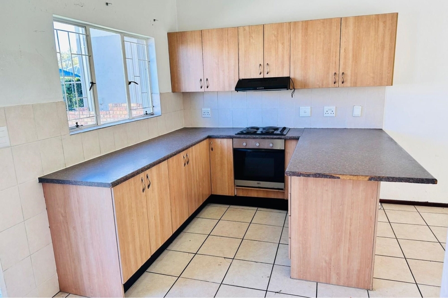 To Let 2 Bedroom Property for Rent in North Riding Gauteng