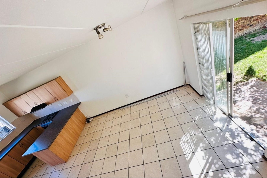 To Let 2 Bedroom Property for Rent in North Riding Gauteng