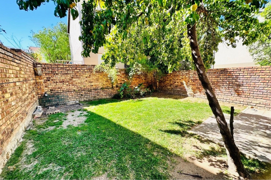 To Let 2 Bedroom Property for Rent in North Riding Gauteng