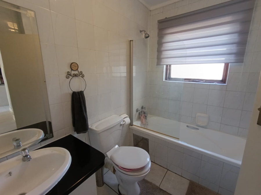2 Bedroom Property for Sale in New Market Park Gauteng