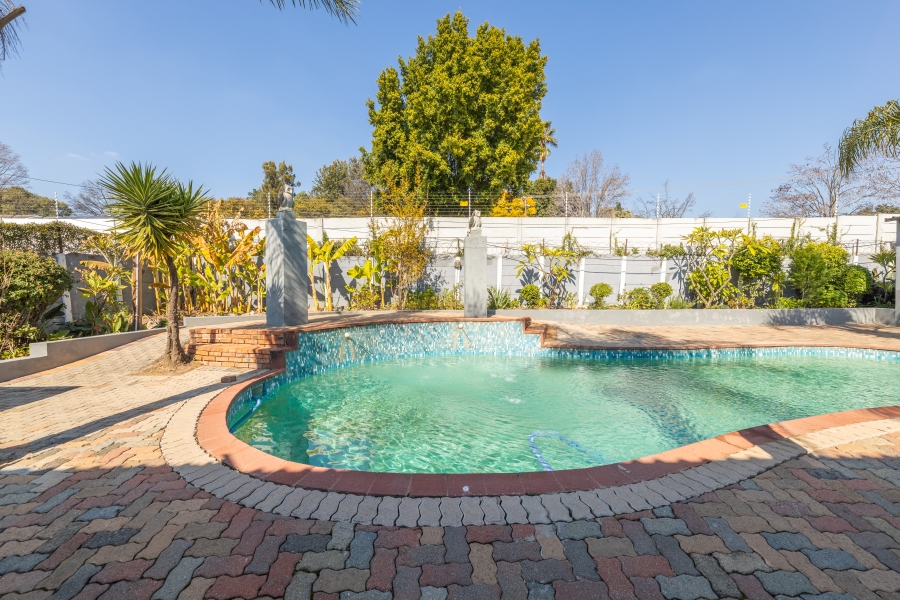 8 Bedroom Property for Sale in Bryanston Gauteng