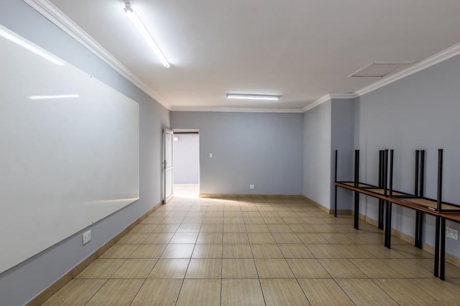 8 Bedroom Property for Sale in Bryanston Gauteng