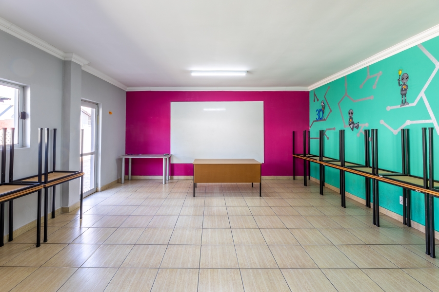 8 Bedroom Property for Sale in Bryanston Gauteng