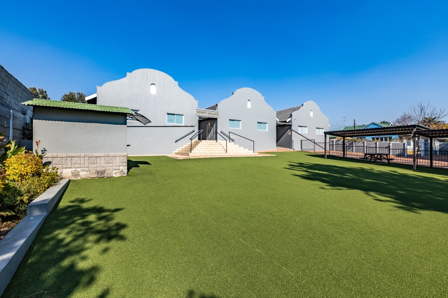 8 Bedroom Property for Sale in Bryanston Gauteng